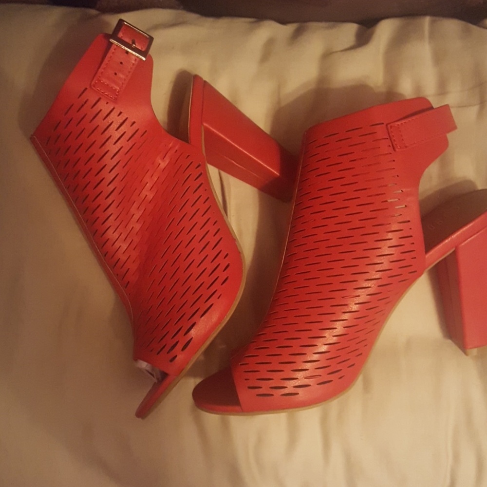 Open toe wedges